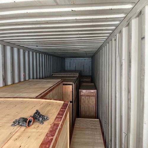 laatste bedrijfsnieuws over Het verschepen van de lijn van de handschoenverpakking aan Saudi-Arabië